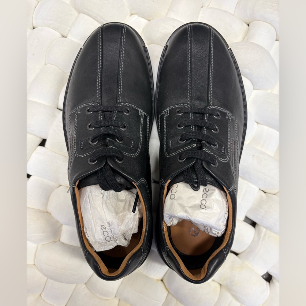 NEW WITHOUT BOX- Ecco Men's Black Leather Oxfords